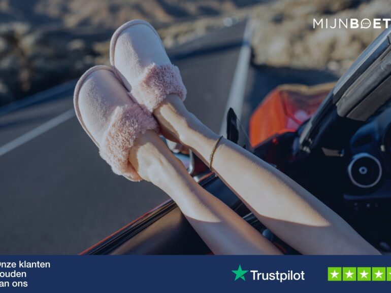 Mag je op blote voeten of met slippers rijden in België?