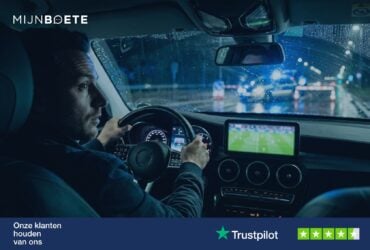 Het WK kijken op het autoscherm: verboden maar toch mogelijk